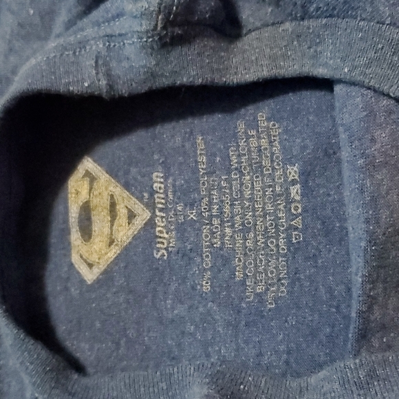 SuperMan XL T-Shirt - Picture 2 of 3